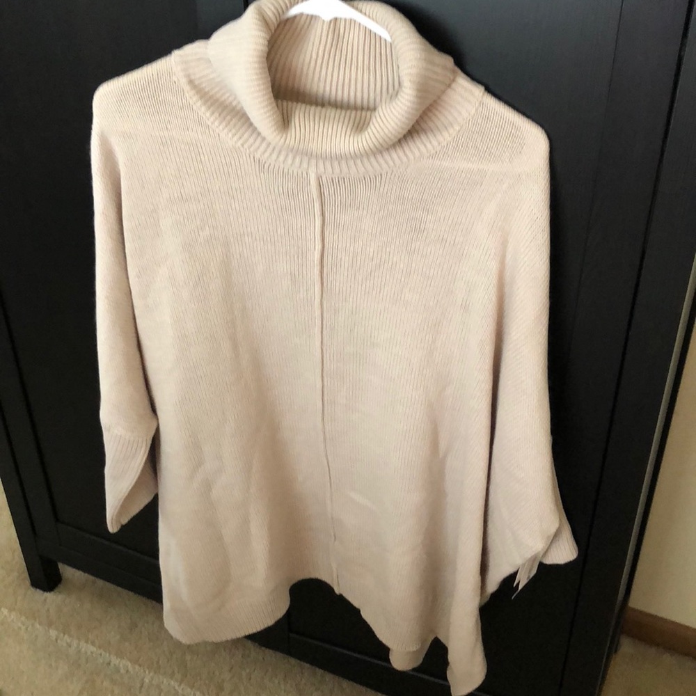 *NWT* JustFab Poncho